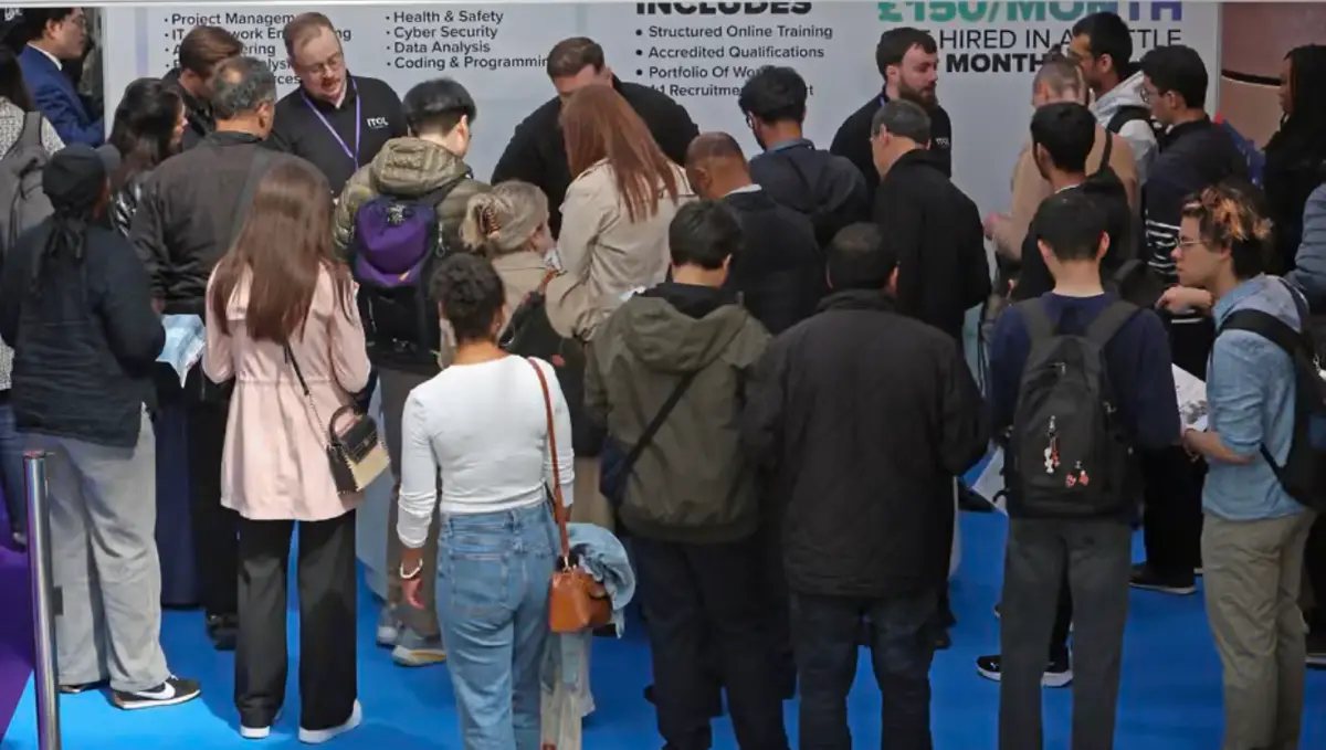 Великобритания сталкивается с ростом числа NEET, поскольку кризис занятости молодежи углубляется:
Последний отчет Офиса национальной статистики показывает, что число молодых людей в Великобритании, не... | Сетка — социальная сеть от hh.ru
