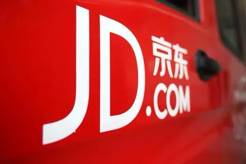 Основатель JD.com обязуется защищать 900 000 работников от угроз ИИ в Китае:
Основатель JD | Сетка — социальная сеть от hh.ru