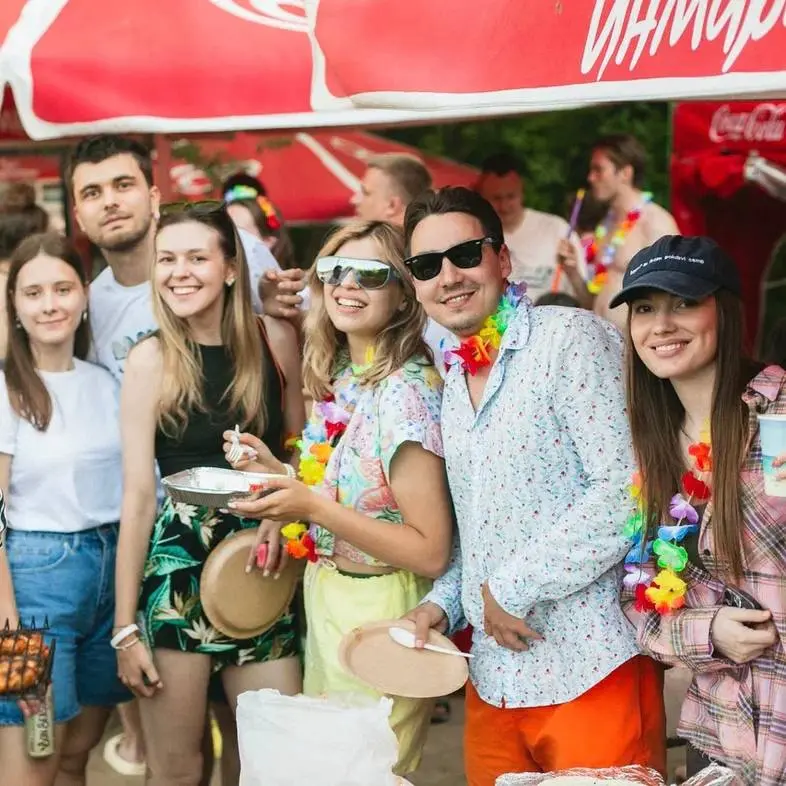 🎁 КОНКУРС: УГАДАЙ ТЕМАТИКУ НАШЕГО ДР | FRIENDS COMMUNITY 3 ГОДА
🎆 В ночь с 26 на 27 июня мы собираемся, чтобы вместе отпраздновать наш день рождения и устроить самую громкую ночь этого лета!
🌈 За это ... | Сетка — социальная сеть от hh.ru