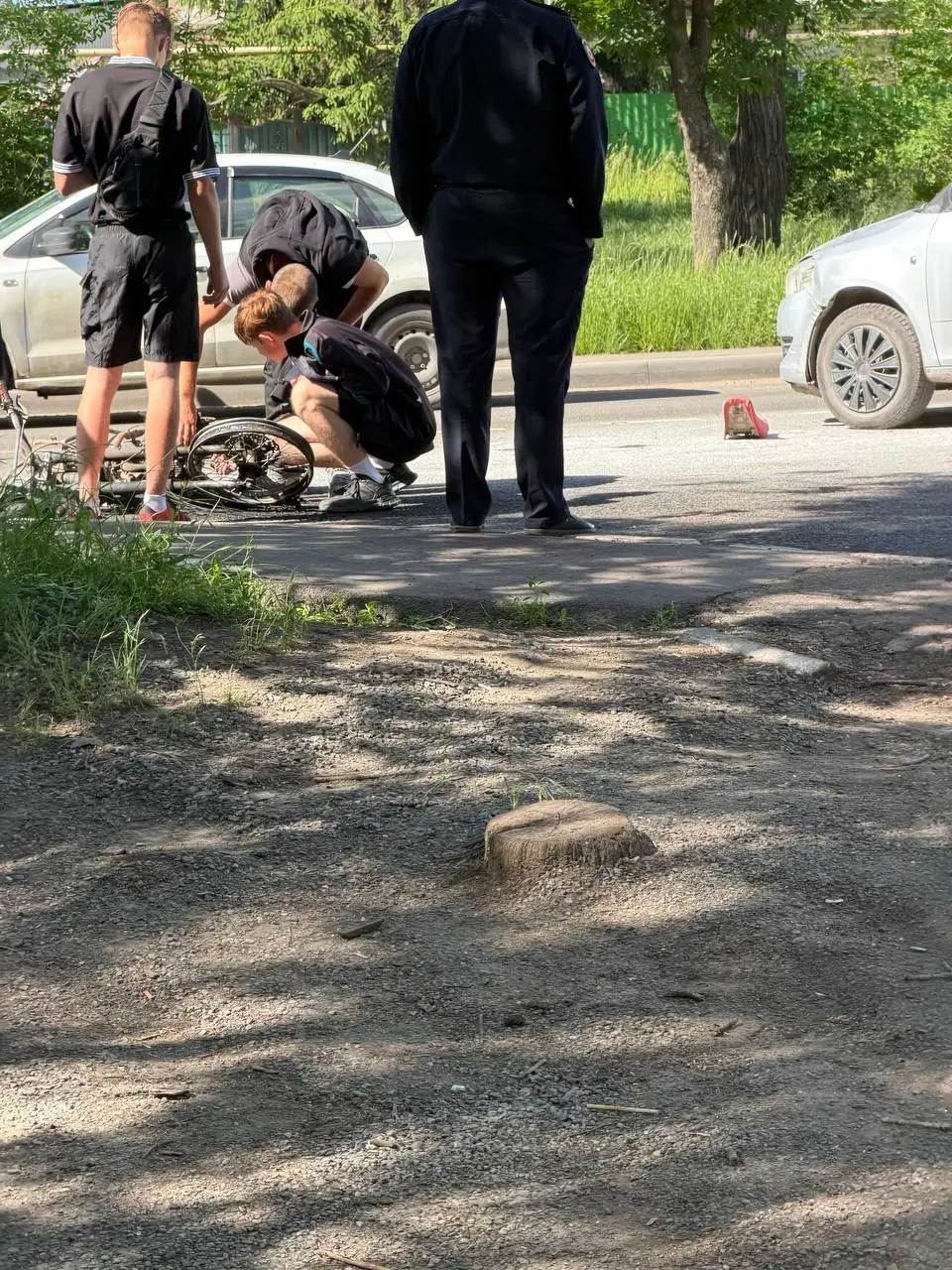 Юнные мотогонщики делится опытом,как потушить горящий питбайк
Последствия ДТП в Буденновском районе | Сетка — социальная сеть от hh.ru