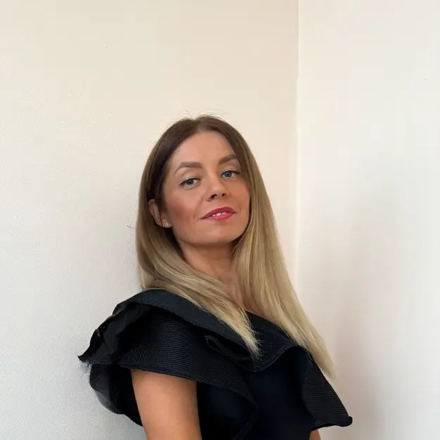 Юлия Попова