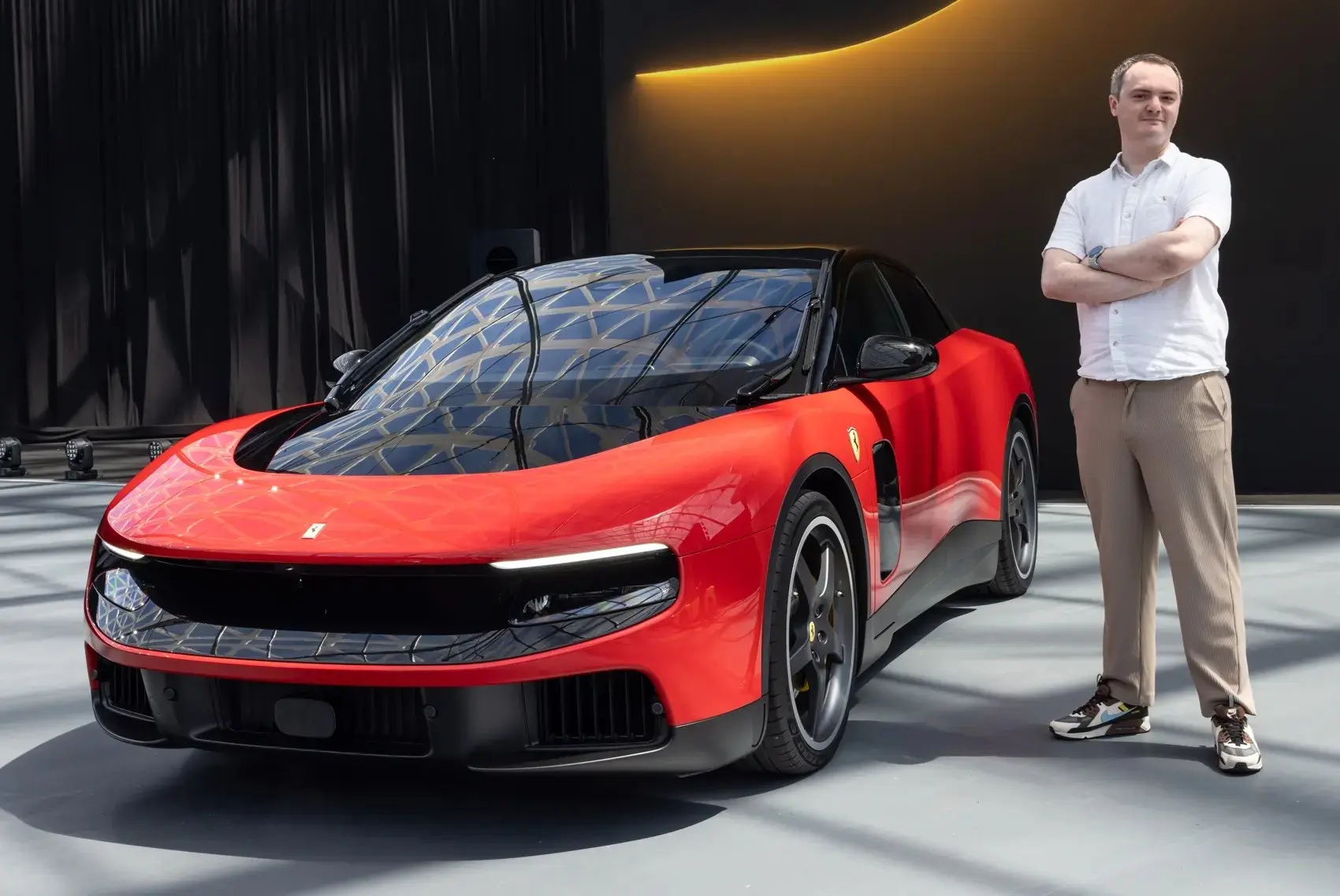 Ferrari Luce | Сетка — социальная сеть от hh.ru