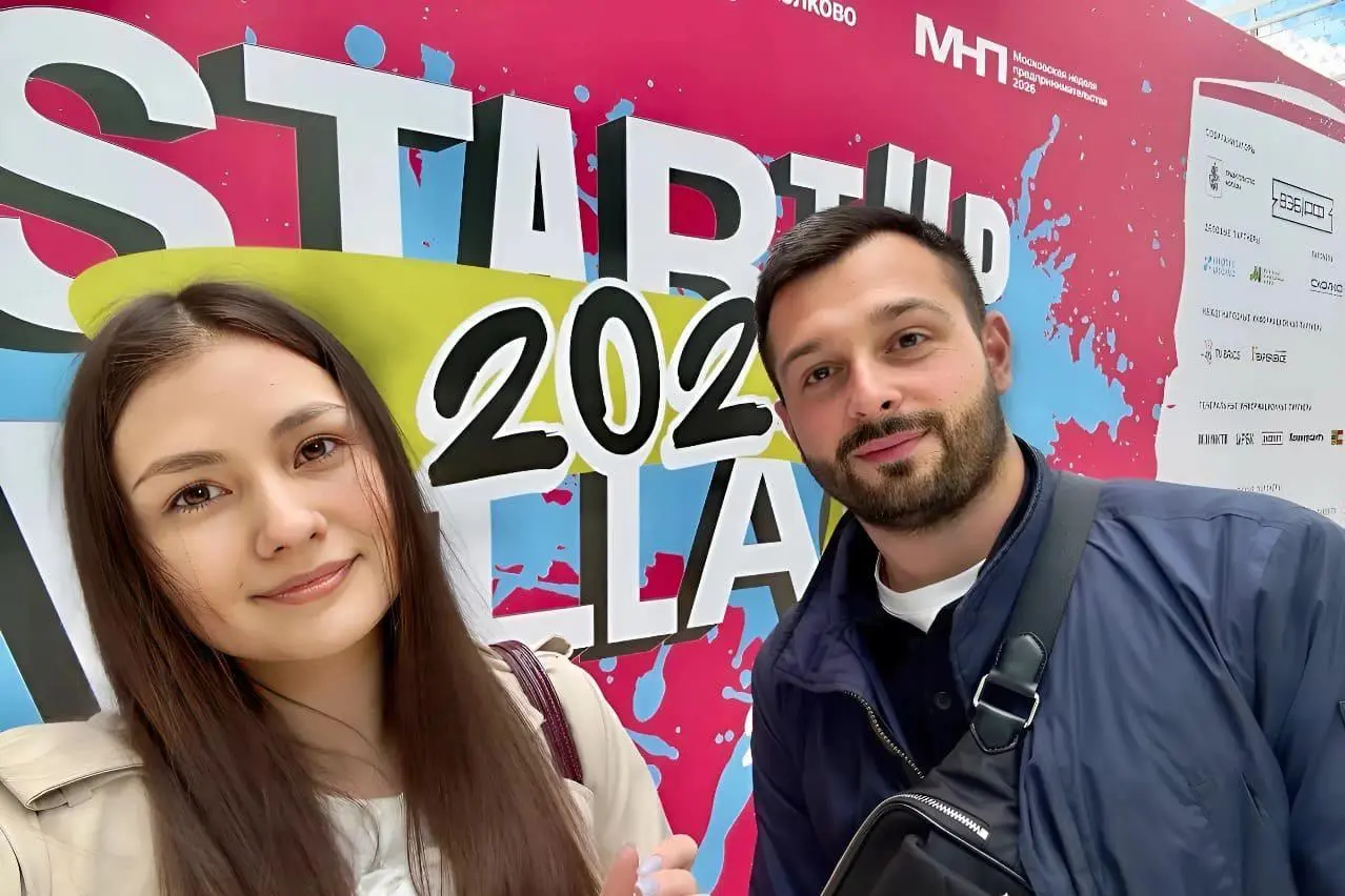 ИИ в HR как средство повышения эффективности 🤖
Всем привет!
Сегодня снова побывали на Startup Village 2026 🚀
Наша тема: искусственный интеллект в HR | Сетка — социальная сеть от hh.ru