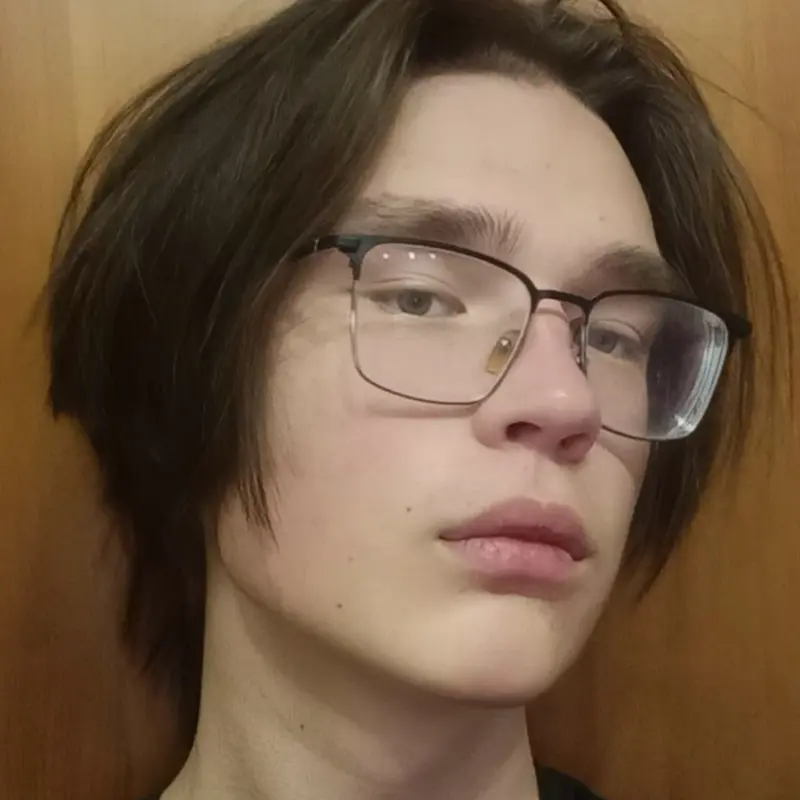Максим Андреев