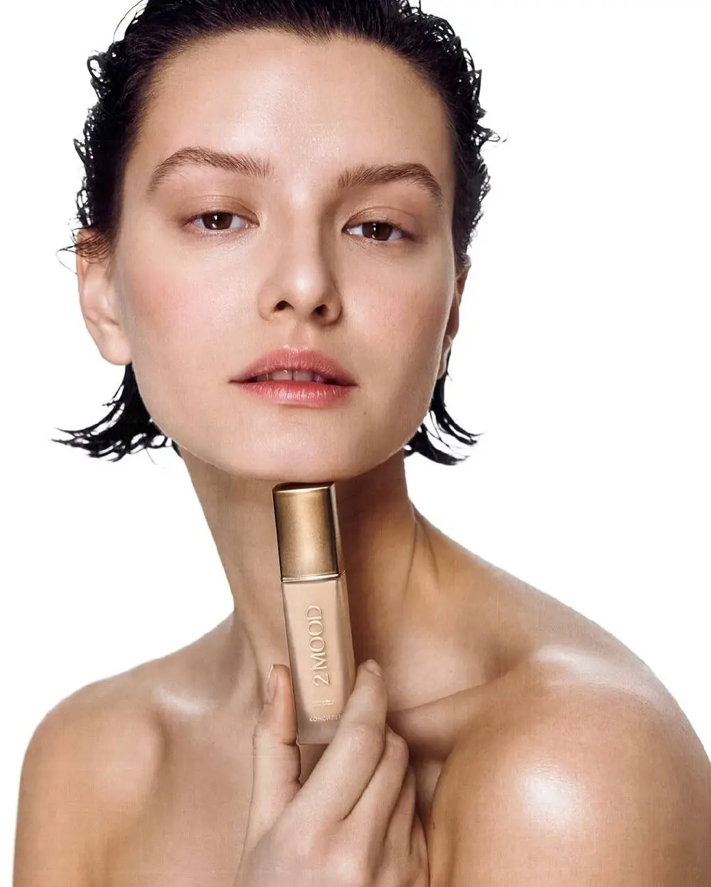2MOOD Beauty запустили новую коллекцию «Золотой фарфор»
В коллекции можно найти три декоративных средства для ухоженной и сияющей кожи:
• Тональная сыворотка, которая мягко сглаживает тон и оставляет ... | Сетка — социальная сеть от hh.ru