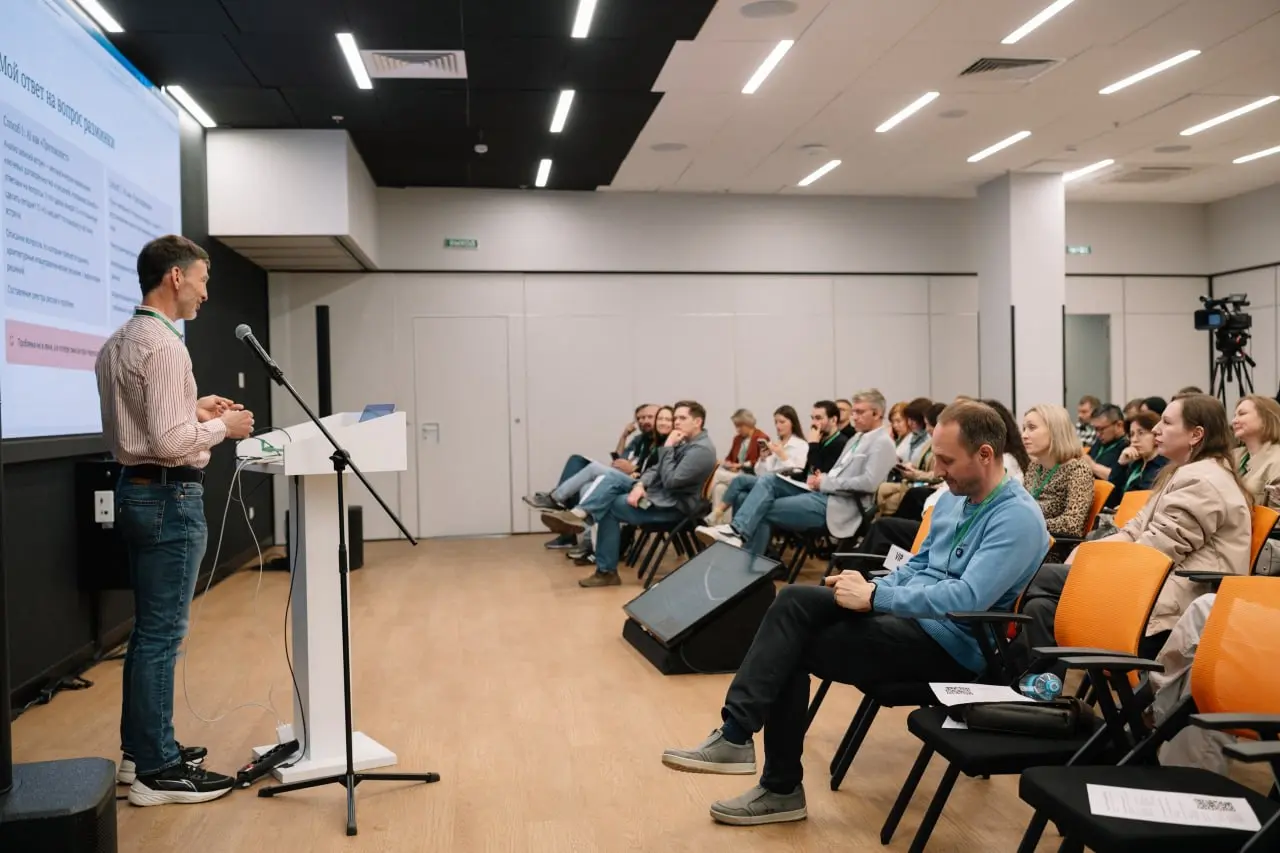 📸 ЕстьРесурс ERP AI Forum уже стал частью нашей общей истории - яркой, живой, наполненной встречами, идеями и людьми, которые двигают рынок 1С и ИИ-технологии вперёд | Сетка — социальная сеть от hh.ru