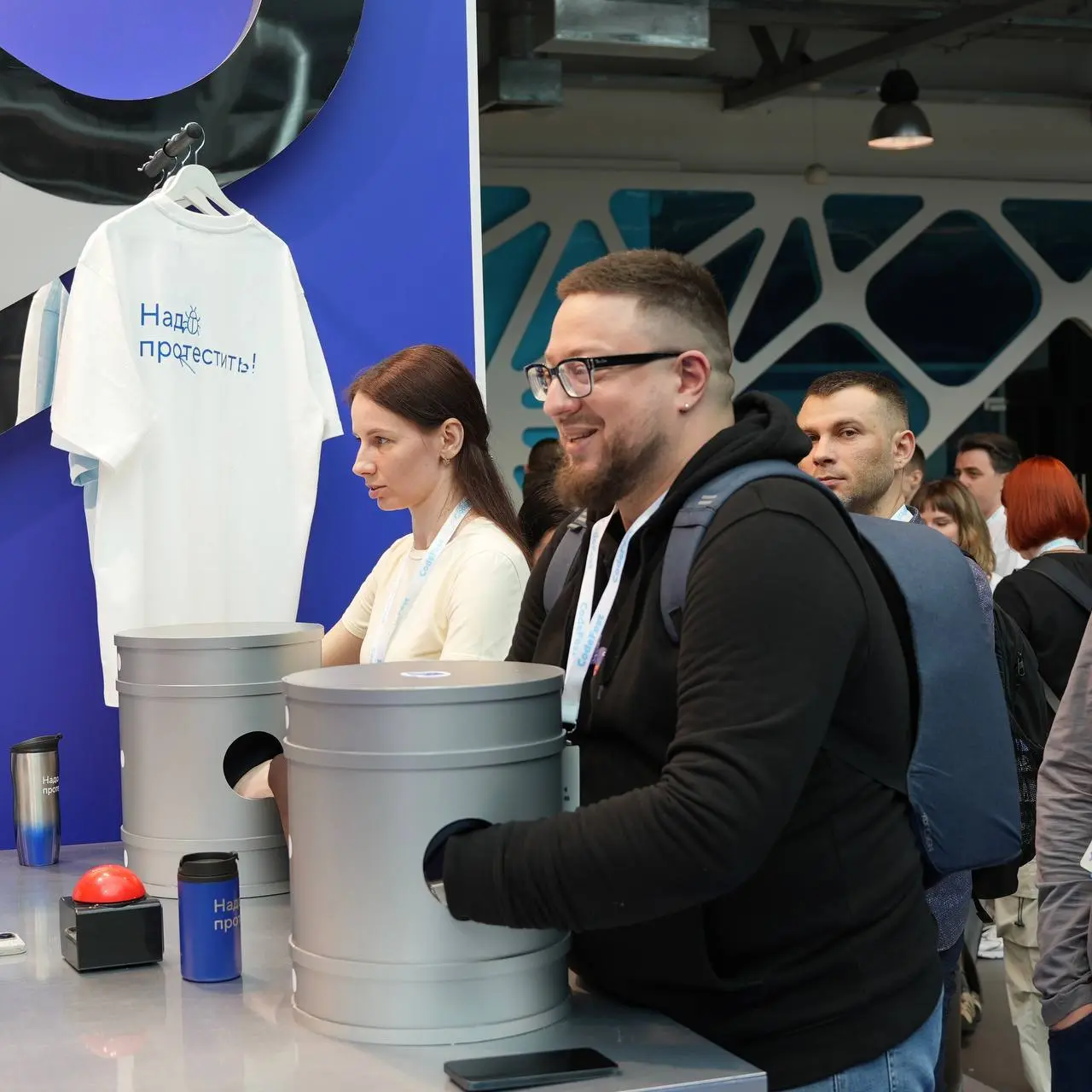 Postgres Professional + CodeFest = 💙
Прилетели в Новосибирск на выходные чтобы встретиться с локальным IT-сообществом на конференции CodeFest, пообщаться и рассказать о наших продуктах | Сетка — социальная сеть от hh.ru