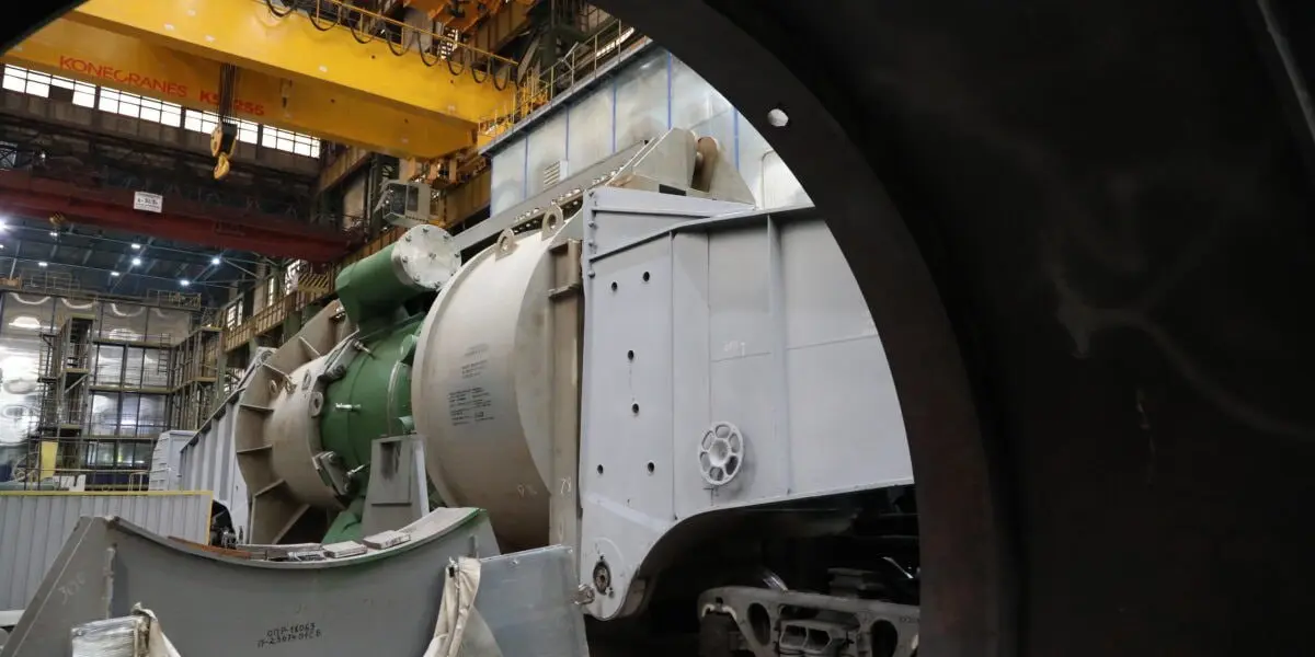 «Росатом» создал первый реактор РИТМ-200С для плавучего энергоблока ПЭБ-106 на заводе «ЗиО-Подольск»
Работы выполнили специалисты завода «ЗиО‑Подольск» | Сетка — социальная сеть от hh.ru