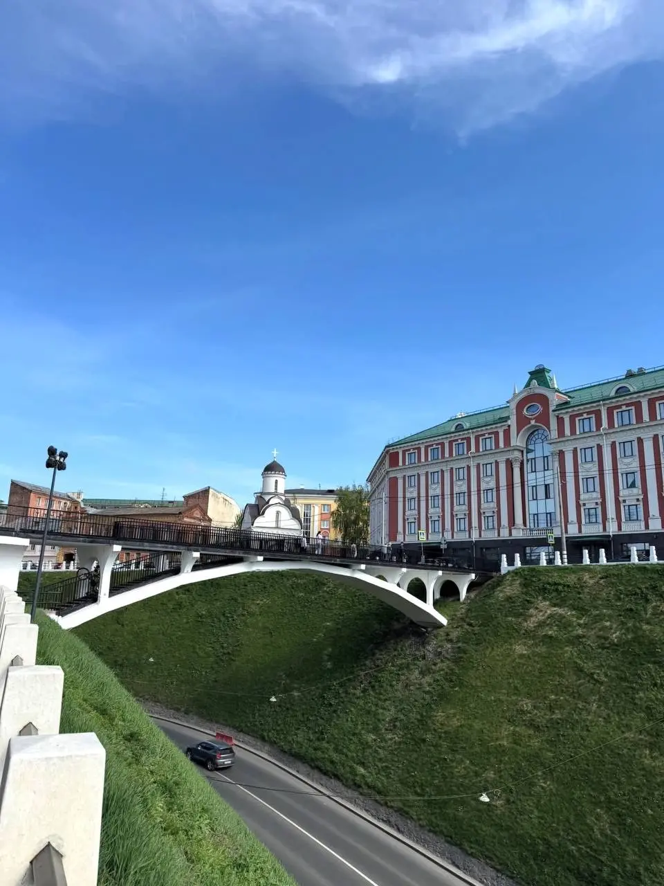 🎯 4 вопроса в ответ на возражение «У конкурентов дешевле»:
🔺 1. Что именно вы сравнивали, кроме цены?
🔸 2. Что для вас важнее в этой задаче - сэкономить или не переделывать потом?
🔹 3 | Сетка — социальная сеть от hh.ru