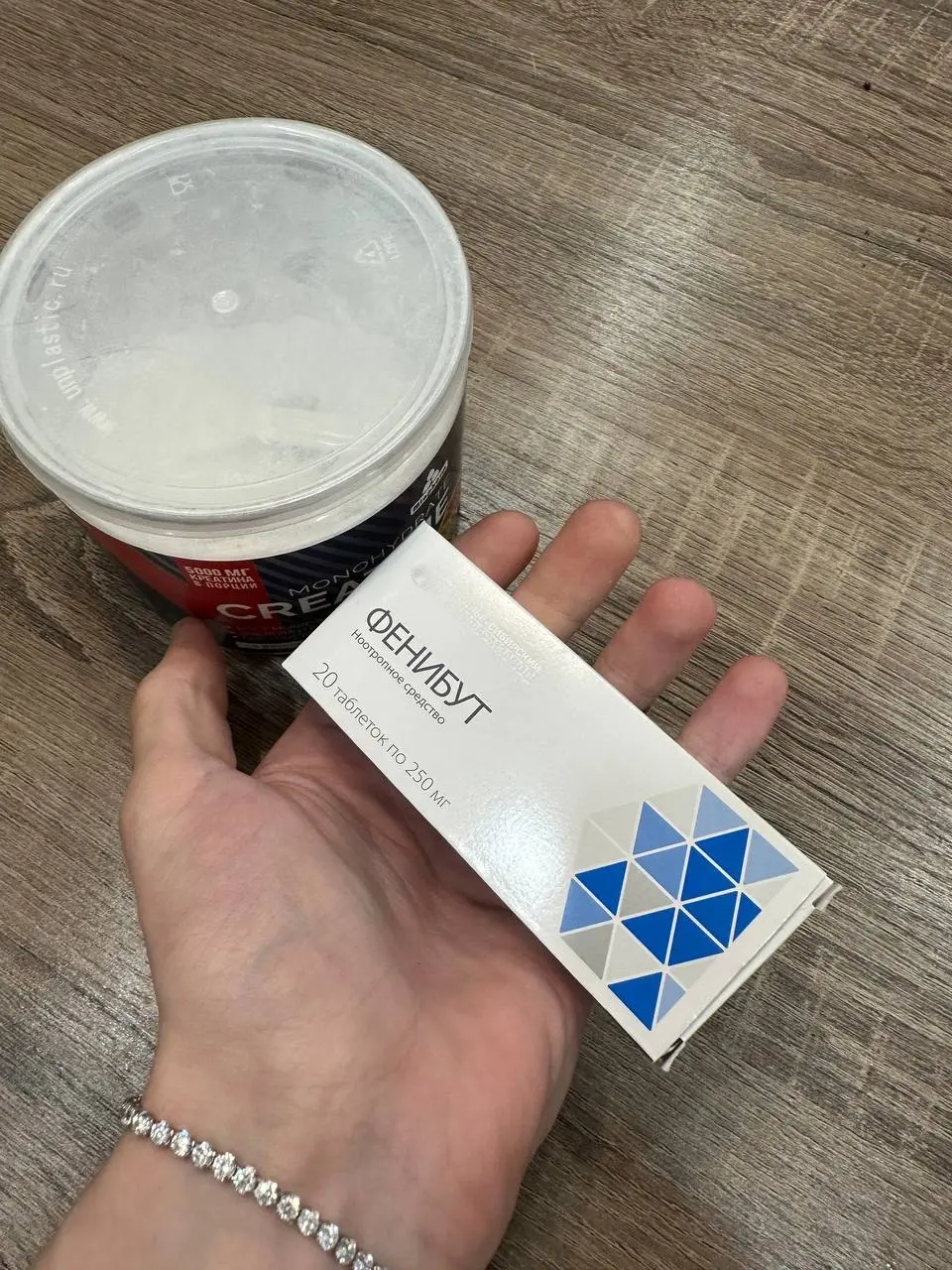 ⚫️Майские итоги 🥷🏿
Отработано 20 дней из 31. Наконец-то получаеться немного жить, но этого не достаточно.
Уволен с начала месяца из HM. 3 работа подошла к концу. Годик проработали | Сетка — социальная сеть от hh.ru