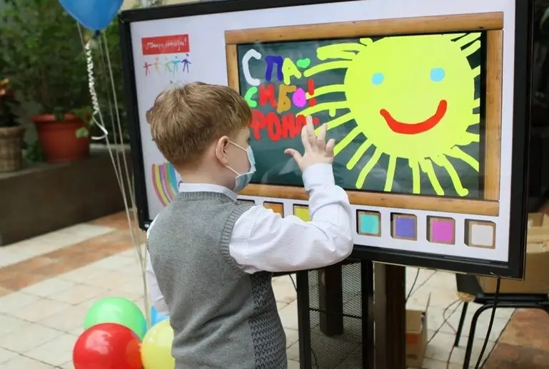 Как бренды отмечают День защиты детей: маркетинг или реальная помощь?
В День защиты детей бренды стараются выйти за рамки привычных скидок и запускают социальные проекты, которые вызывают эмоциональны... | Сетка — социальная сеть от hh.ru