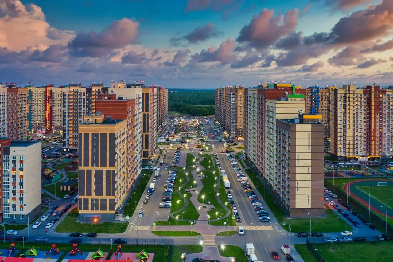 Обзор на ЖК Пригород Лесное от Самолета
Данный ЖК неоднократно занимал топ продаж по Московской области, поэтому разберем что он из себя представляет | Сетка — социальная сеть от hh.ru