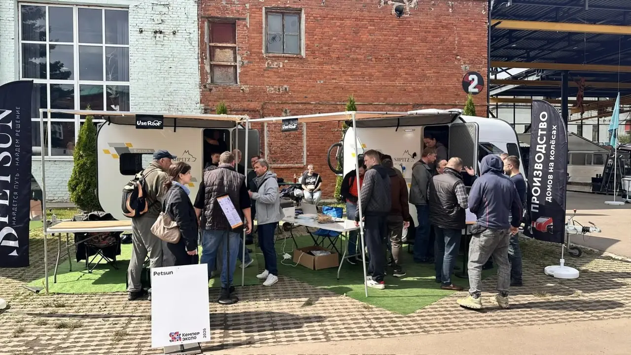 На выходных в Коломне прошел Caravanex — крупнейший фестиваль автотуризма и караванинга 🚐
Ии, там были кемперы с графикой, которую я разрабатывала для PETSUN!
Очень приятно наблюдать, как проект выход... | Сетка — социальная сеть от hh.ru