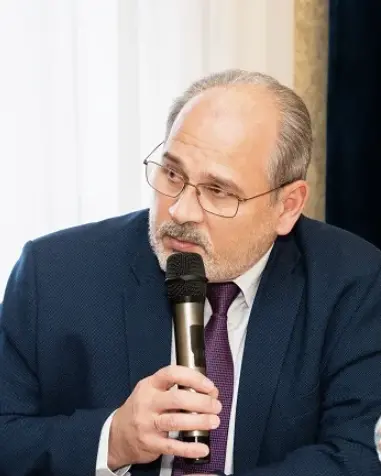 Сергей Безнощенко