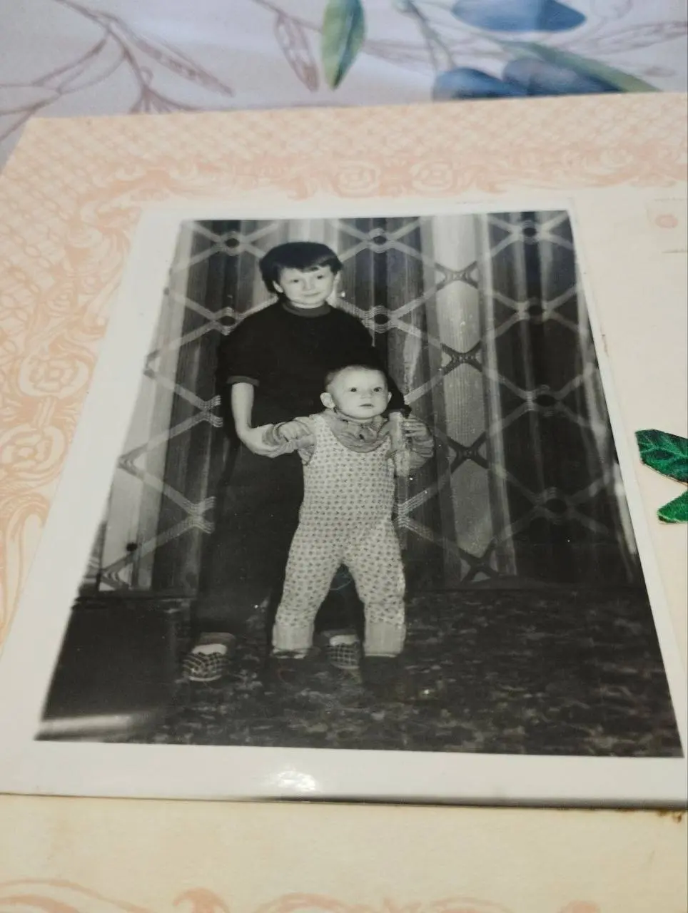 1 день лета.
Друзья, а давайте поделимся в комментариях своими детскими фотографиями😉 | Сетка — социальная сеть от hh.ru
