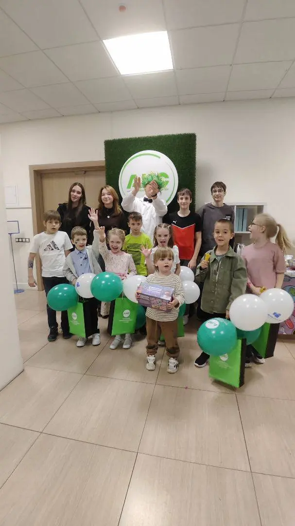 🎈 В Академии Информационных Систем отметили День защиты детей!
1 июня в нашем офисе прошёл настоящий праздник для детей сотрудников | Сетка — социальная сеть от hh.ru