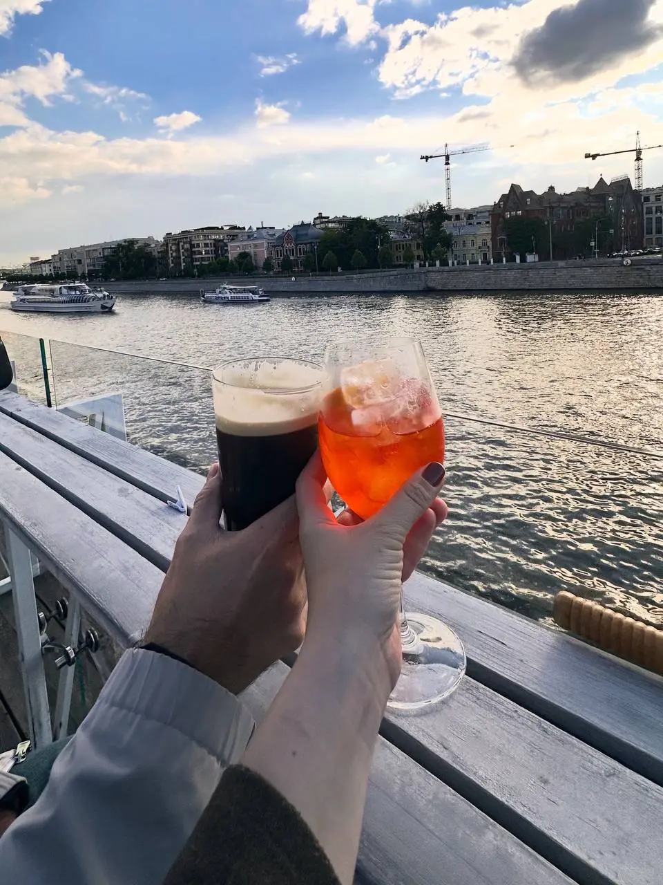 Ну что, привет наше первое лето!🧡
На тебя большууущие планы!))) | Сетка — социальная сеть от hh.ru