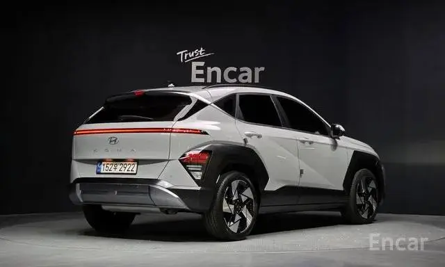 HYUNDAI KONA
•⁠  Год выпуска: 2023
•⁠  ⁠⁠Объем: 2.0 литра
•⁠  ⁠⁠Пробег: 43 000 км
•⁠  ⁠⁠Привод: 2WD
•⁠  ⁠⁠Предварительное состояние: в родном окрасе
Стоимость авто под ключ во Владивостоке ~ 2.240 | Сетка — социальная сеть от hh.ru
