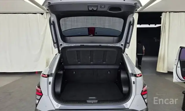 HYUNDAI KONA
•⁠  Год выпуска: 2023
•⁠  ⁠⁠Объем: 2.0 литра
•⁠  ⁠⁠Пробег: 43 000 км
•⁠  ⁠⁠Привод: 2WD
•⁠  ⁠⁠Предварительное состояние: в родном окрасе
Стоимость авто под ключ во Владивостоке ~ 2.240 | Сетка — социальная сеть от hh.ru