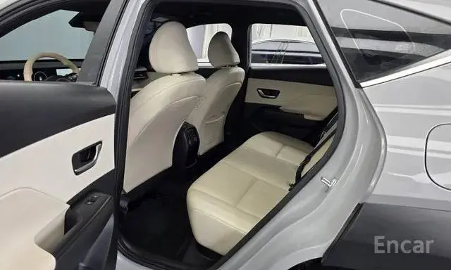 HYUNDAI KONA
•⁠  Год выпуска: 2023
•⁠  ⁠⁠Объем: 2.0 литра
•⁠  ⁠⁠Пробег: 43 000 км
•⁠  ⁠⁠Привод: 2WD
•⁠  ⁠⁠Предварительное состояние: в родном окрасе
Стоимость авто под ключ во Владивостоке ~ 2.240 | Сетка — социальная сеть от hh.ru