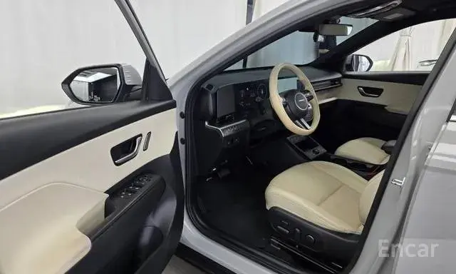 HYUNDAI KONA
•⁠  Год выпуска: 2023
•⁠  ⁠⁠Объем: 2.0 литра
•⁠  ⁠⁠Пробег: 43 000 км
•⁠  ⁠⁠Привод: 2WD
•⁠  ⁠⁠Предварительное состояние: в родном окрасе
Стоимость авто под ключ во Владивостоке ~ 2.240 | Сетка — социальная сеть от hh.ru