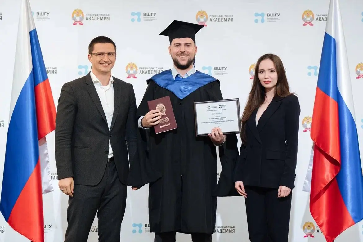🙂Завершился год обучения на EMPM - программе «Мастер государственного управления для руководителей»
Последний модуль хорошо показал: команда - это не набор регалий | Сетка — социальная сеть от hh.ru