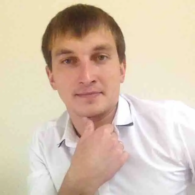 Александр Костяев