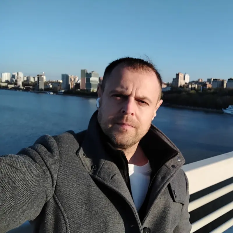 Антон Макаров