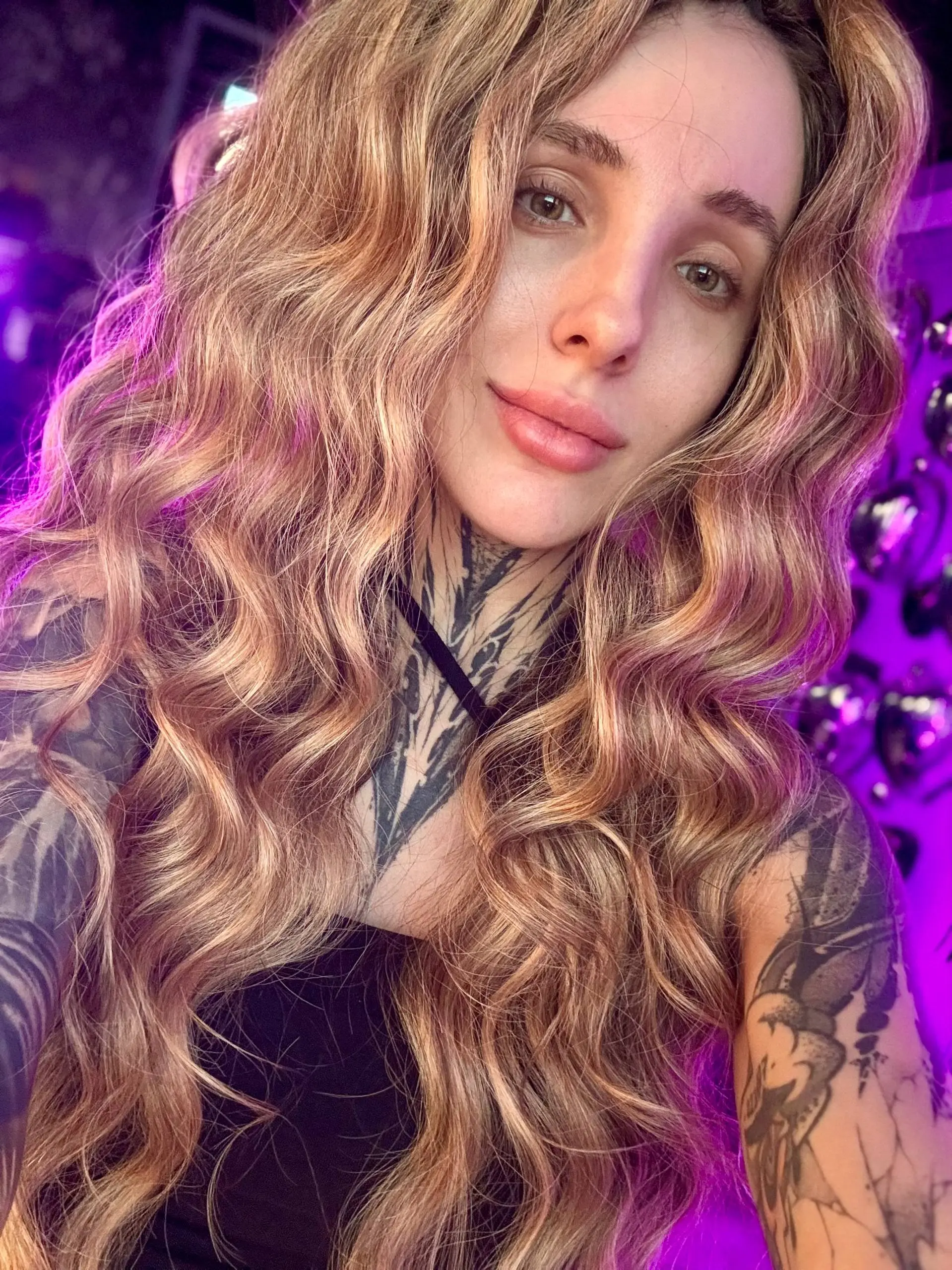 Стоимость 9800₽
9200₽ за отзыв в 2гис о нас❤️ Osika hair
https://2gis | Сетка — социальная сеть от hh.ru