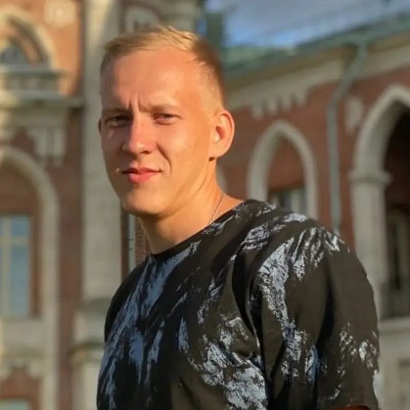 Дмитрий Максимов