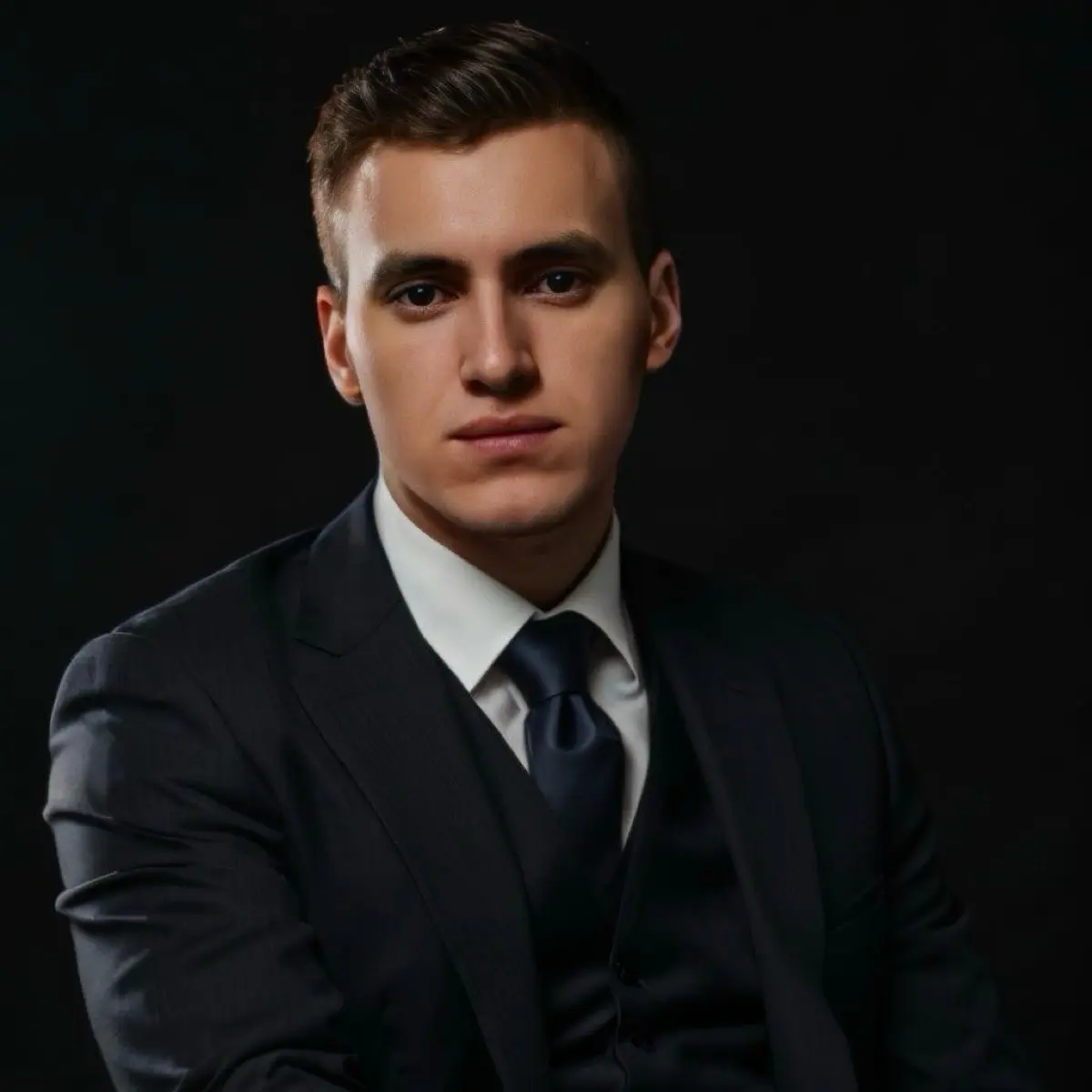 Александр Брюшков