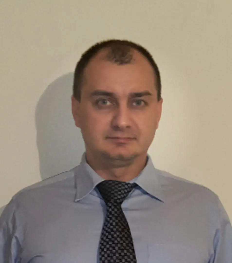 Александр Балуев