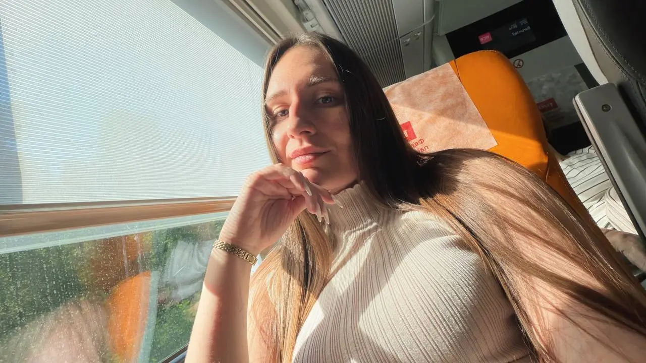 Ничего не планировала, но вот я уже в Москве. Просто захотелось. И повод норм подвернулся 🥂 | Сетка — социальная сеть от hh.ru