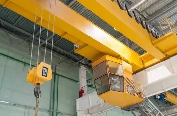 🏗Без крановщика наш цех по производству железобетонных изделий встанет через час. Формы не поставить, арматуру не подать, готовые изделия не вывезти | Сетка — социальная сеть от hh.ru