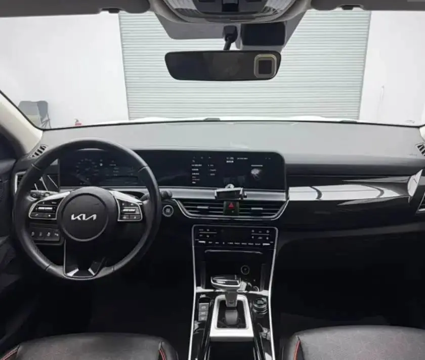 KIA SELTOS.
Данный автомобиль можно приобрести прямо сейчас.
➖2023 Год выпуска
➖Объем двигателя: 1.5 л
➖Трансмиссия: Вариатор   
➖Привод: Передний  
➖Топливо: Бензин   
➖Мощность: 115 л | Сетка — социальная сеть от hh.ru
