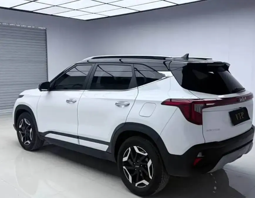 KIA SELTOS.
Данный автомобиль можно приобрести прямо сейчас.
➖2023 Год выпуска
➖Объем двигателя: 1.5 л
➖Трансмиссия: Вариатор   
➖Привод: Передний  
➖Топливо: Бензин   
➖Мощность: 115 л | Сетка — социальная сеть от hh.ru
