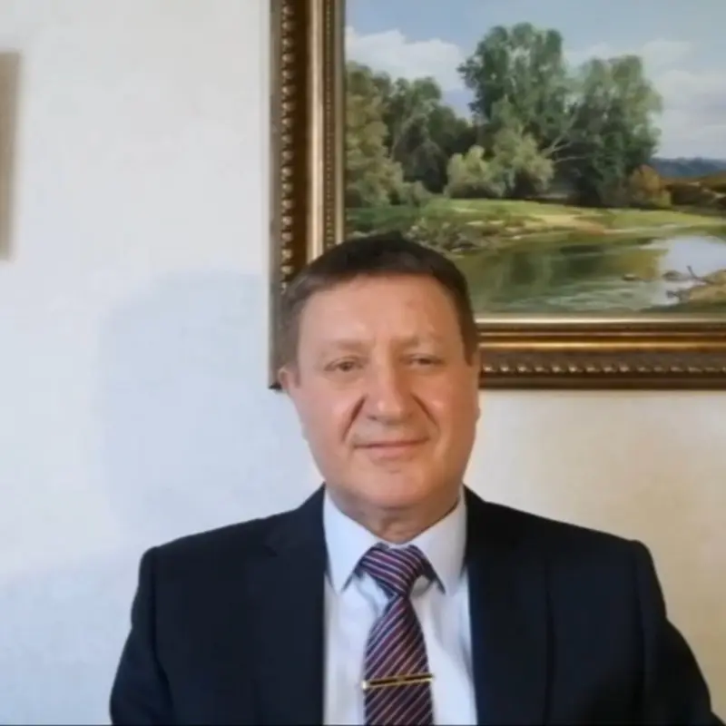 Илья Комаров