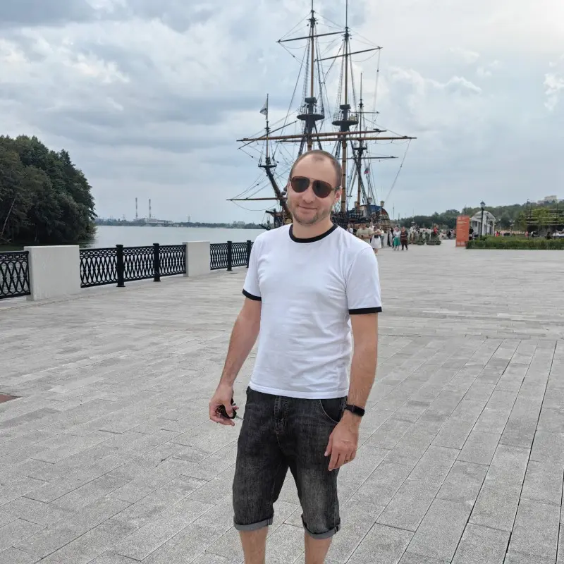 Александр Явников
