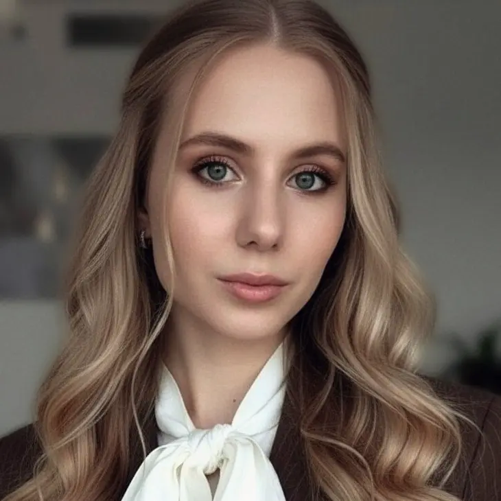 Анна Мирошниченко