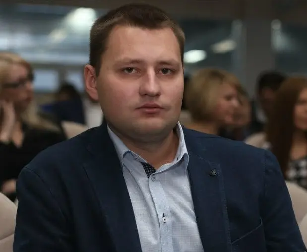 Роман Мельников