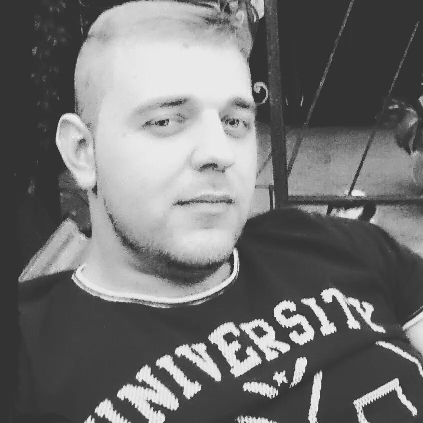 Максим Сальников