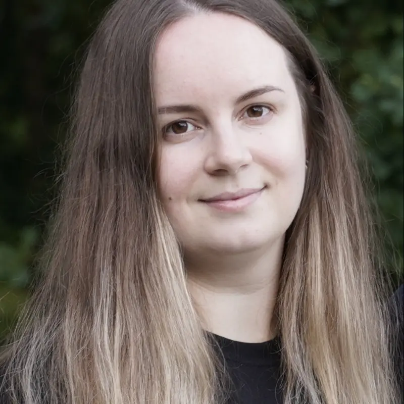Полина Леонова