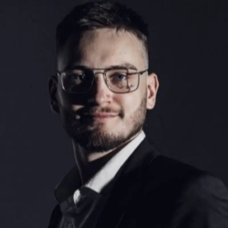 Василий Гусельников