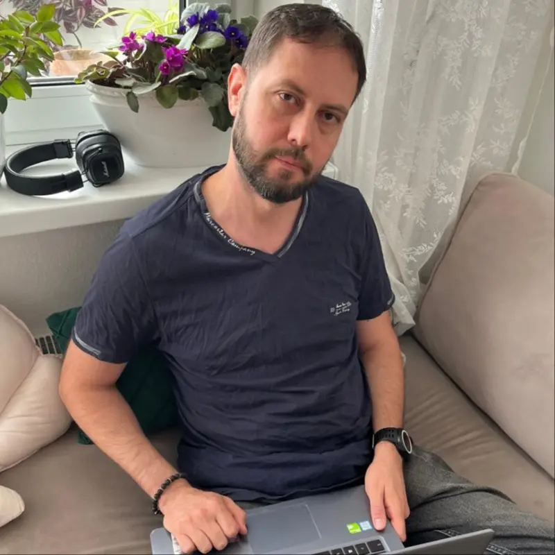 Евгений Отставнов