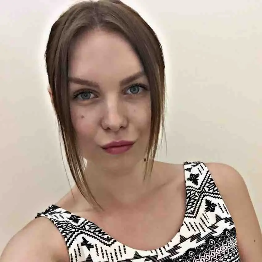 Анна Мельник