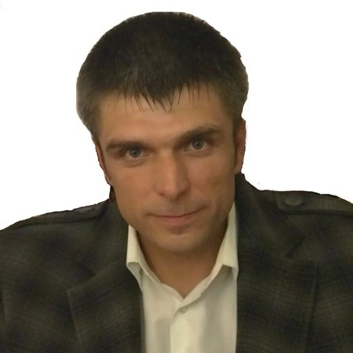 Антон Надолин
