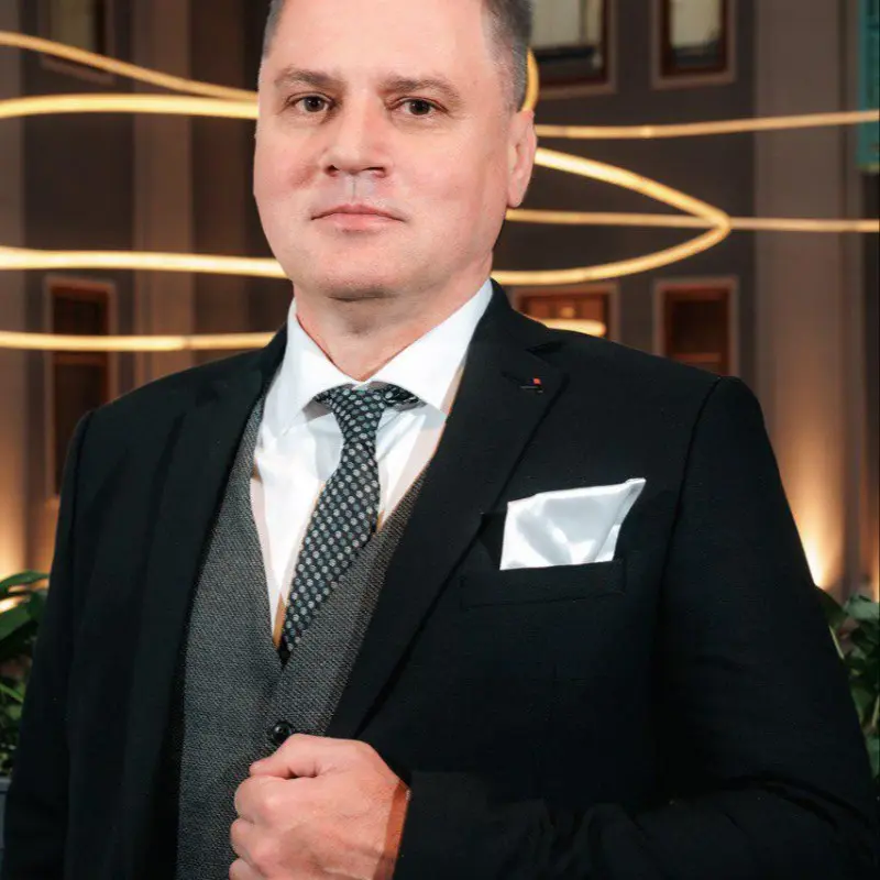 Александр Владельщиков
