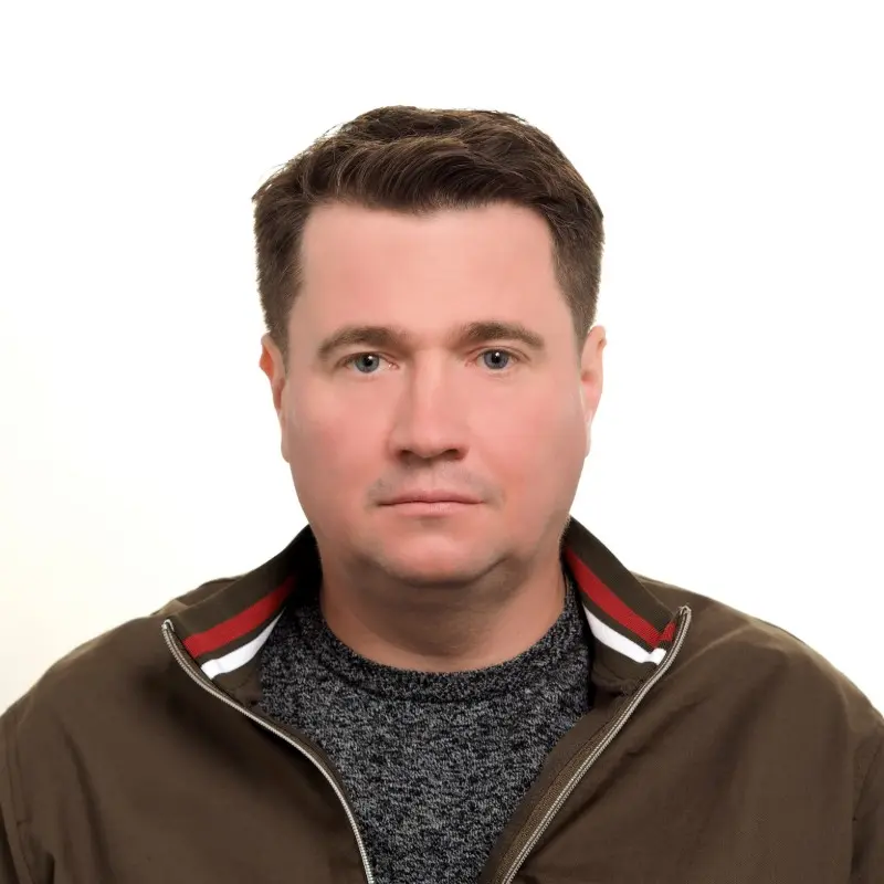 Александр Емельянов