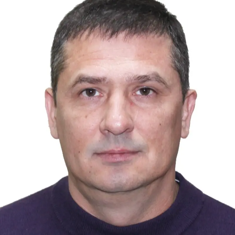 Роман Мельников