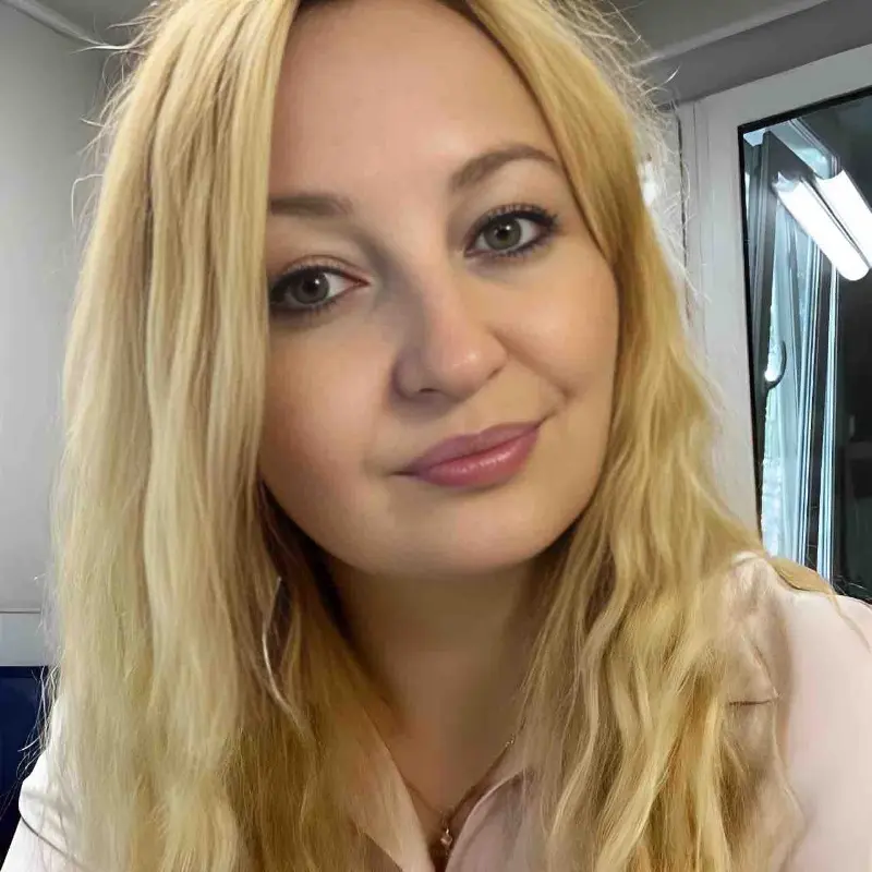 Елена Романова
